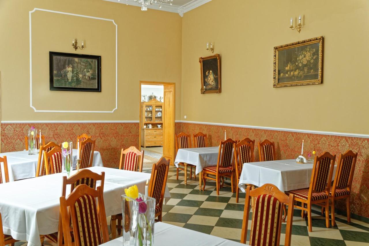 Palac Pensjonat Ptaszynka Gryfice Exterior foto